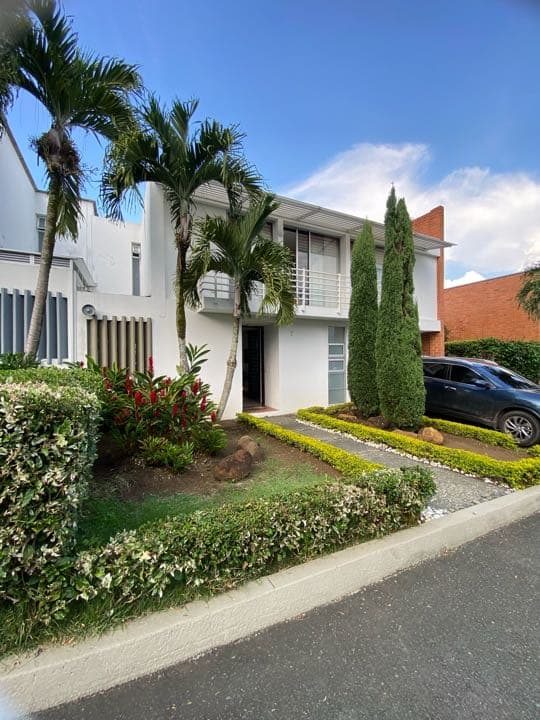 Casa en venta en Ciudad Jardín, Cali, ID DQ8207