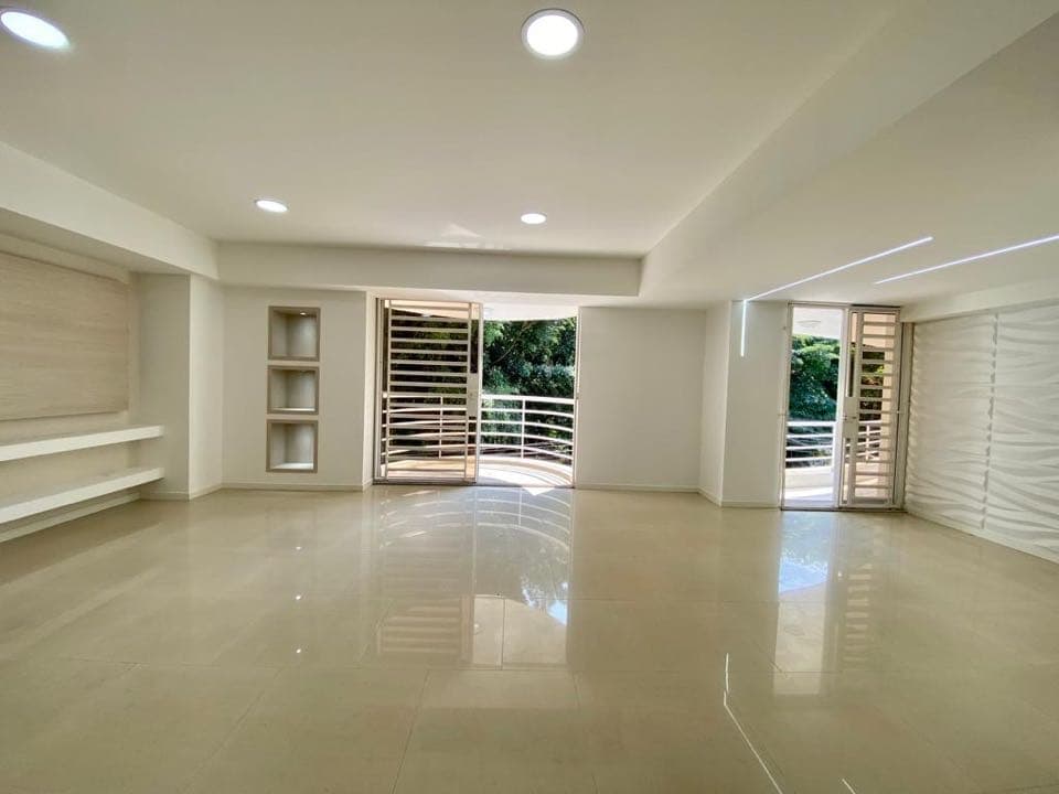 Apartamento en venta en Ciudad Jardín, Cali, ID JL9152