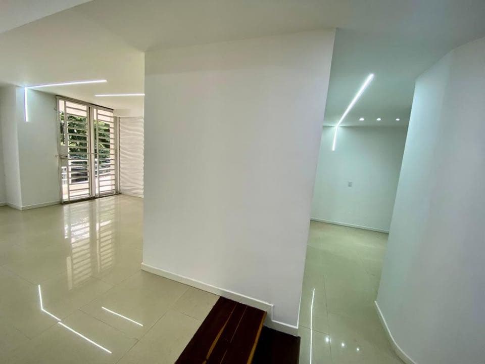 Apartamento en venta en Ciudad Jardín, Cali, ID JL9152