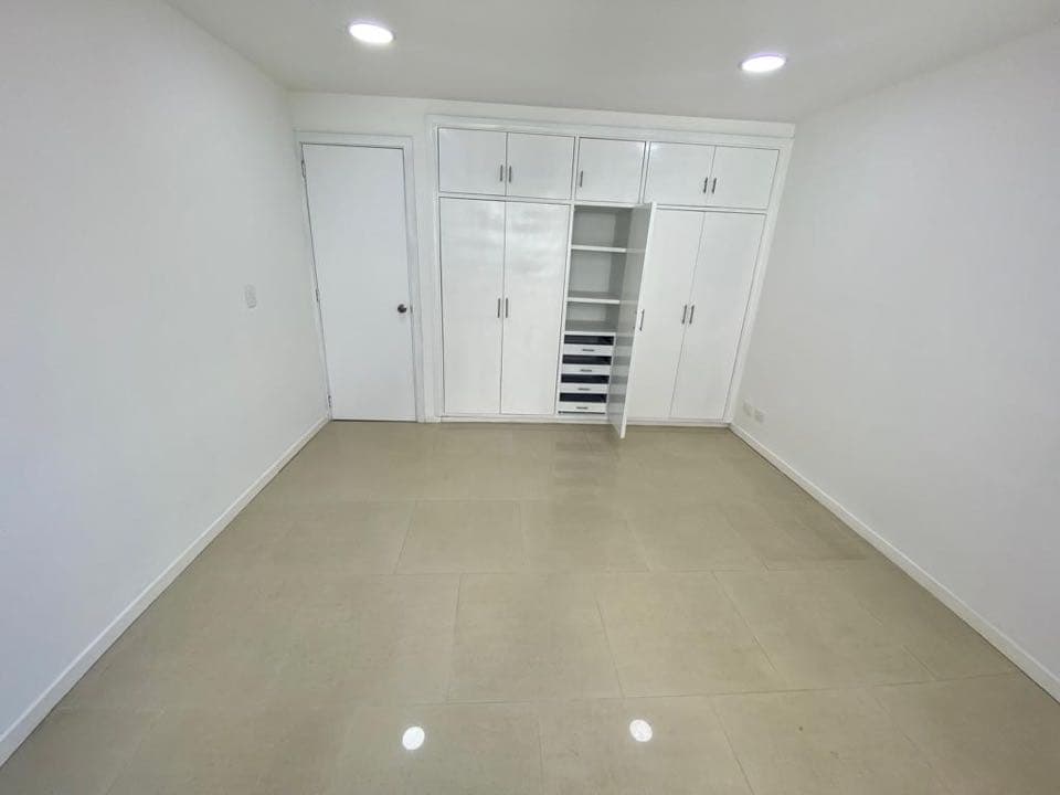 Apartamento en venta en Ciudad Jardín, Cali, ID JL9152