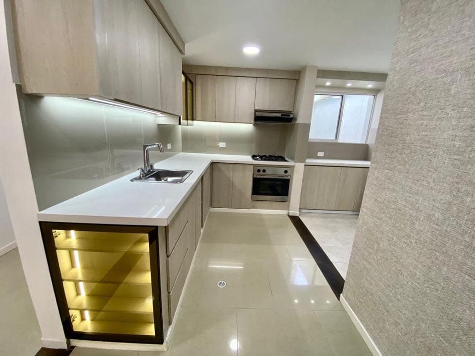 Apartamento en venta en Ciudad Jardín, Cali, ID JL9152