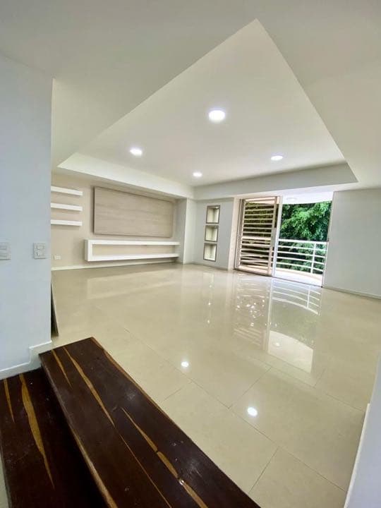 Apartamento en venta en Ciudad Jardín, Cali, ID JL9152