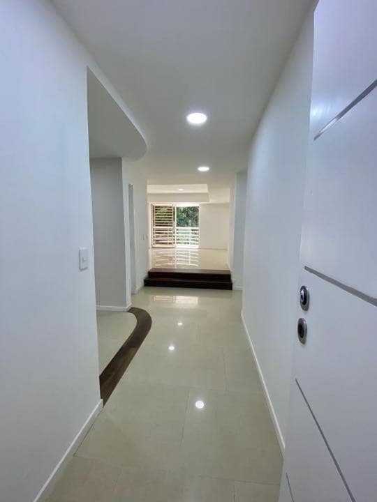 Apartamento en venta en Ciudad Jardín, Cali, ID JL9152