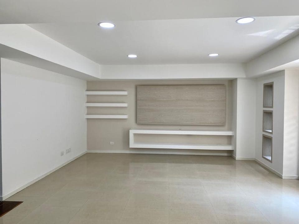 Apartamento en venta en Ciudad Jardín, Cali, ID JL9152