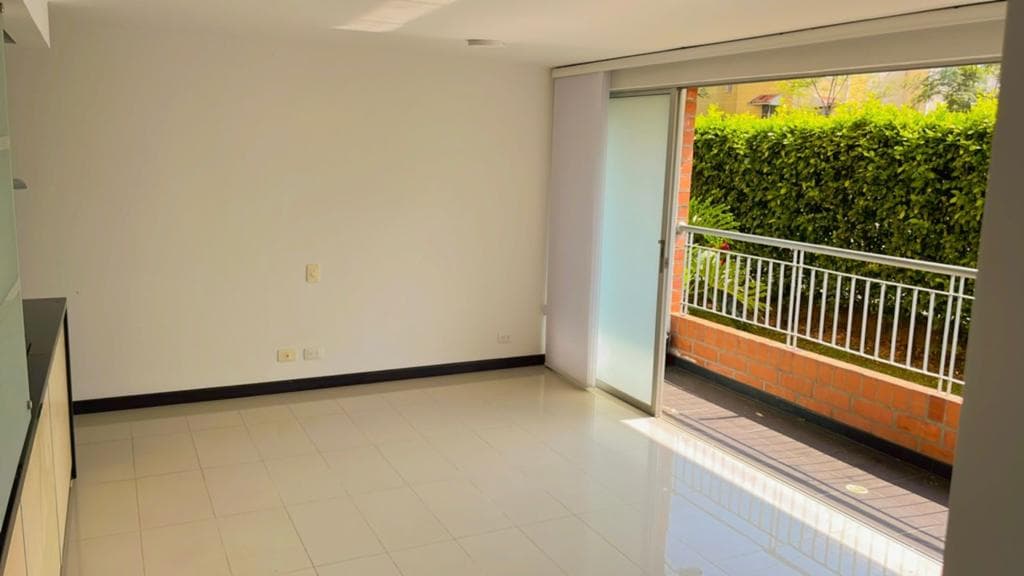 Apartamento en venta en Ciudad Jardín, Cali, ID EC2408