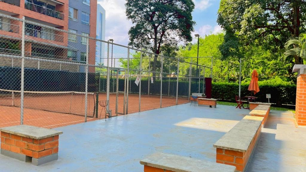 Apartamento en venta en Ciudad Jardín, Cali, ID EC2408