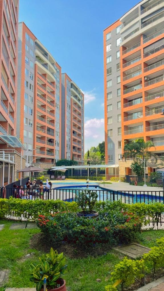 Apartamento en venta en Ciudad Jardín, Cali, ID EC2408