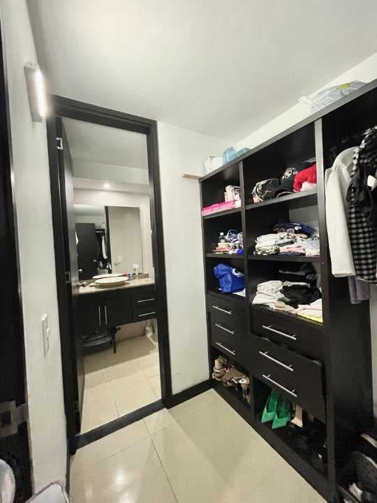 Apartamento en venta en Valle Del Lili, Cali, ID ZJ7757