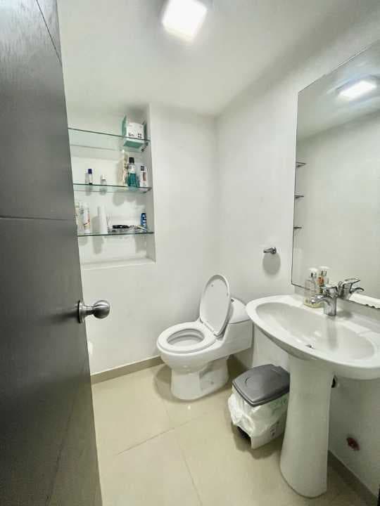 Apartamento en venta en Valle Del Lili, Cali, ID ZJ7757