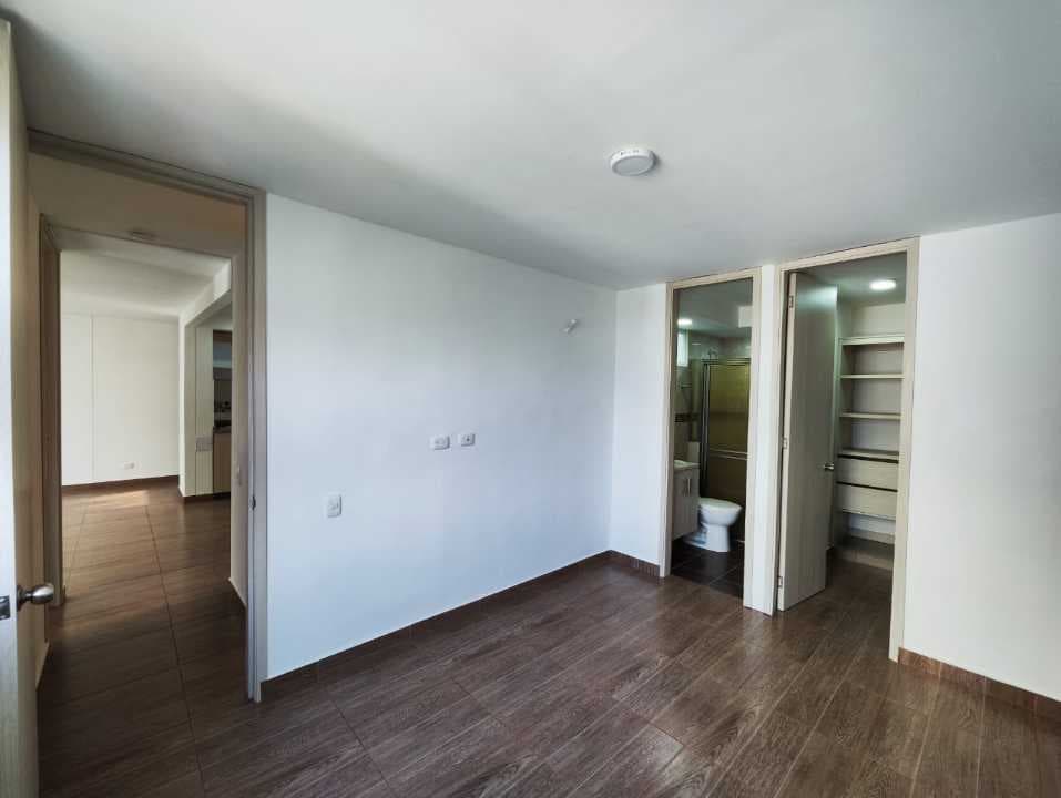 Apartamento en venta en Ciudad Pacifica, Cali, ID BH2802
